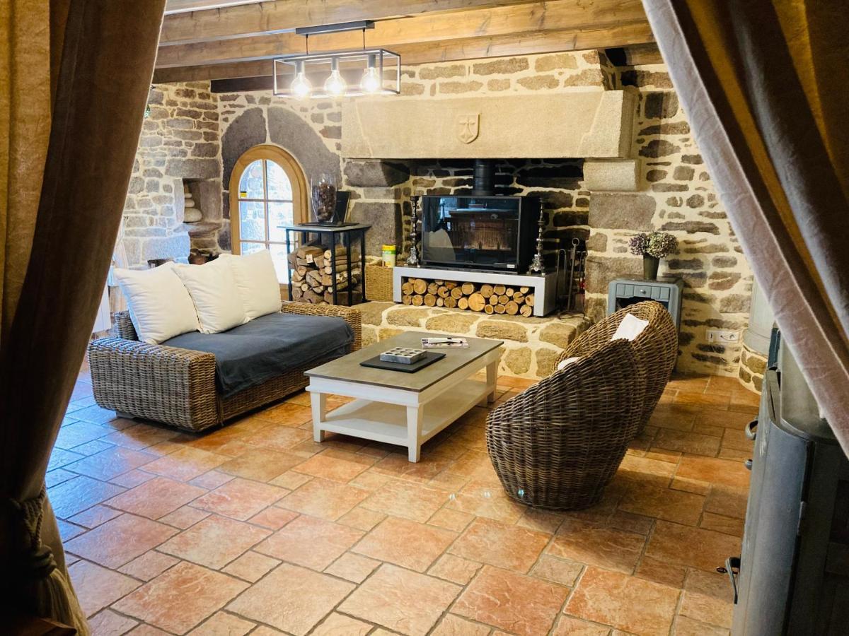 Maison De Caractere Datant De 1739 Quistinic Dış mekan fotoğraf